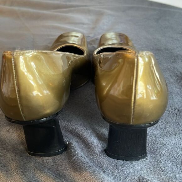 Stuart Weitzman Square Toe Metallic Gold Pumps - Picture 3 of 7